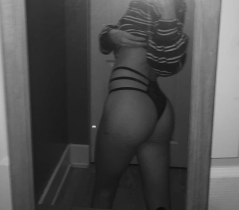 thatoneindiewh0re21 header picture leakfans.com