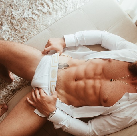 theodiscreto header picture leakfans.com