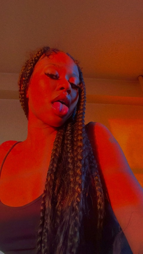 theyluvaireiss header picture leakfans.com