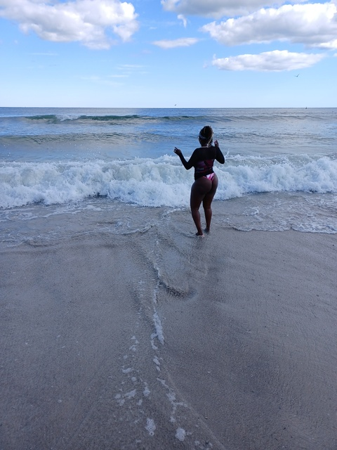 tiffyiana690 header picture leakfans.com