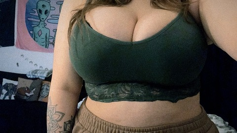 tittiesontap99 header picture leakfans.com