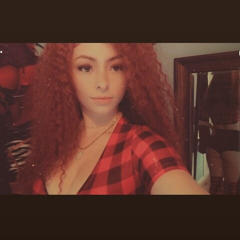 toxic_cherub99 header picture leakfans.com