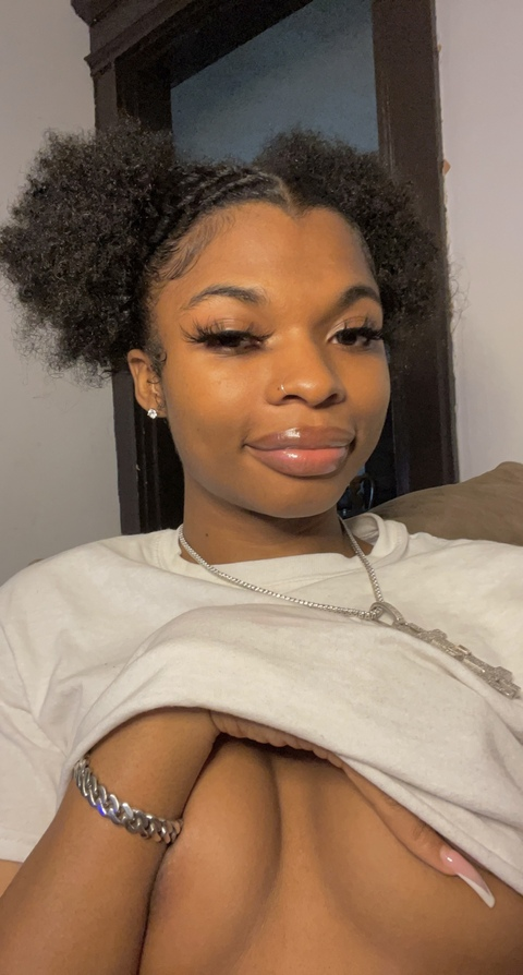 tslikaa header picture leakfans.com