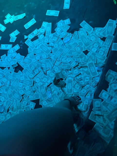 u112172474 header picture leakfans.com