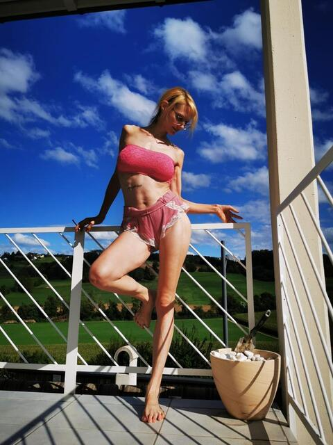 u119305455 header picture leakfans.com