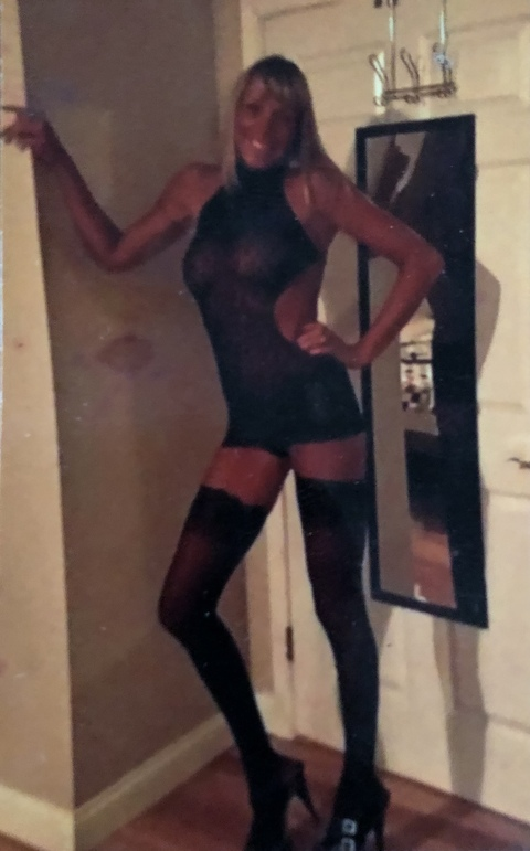 u154014363 header picture leakfans.com