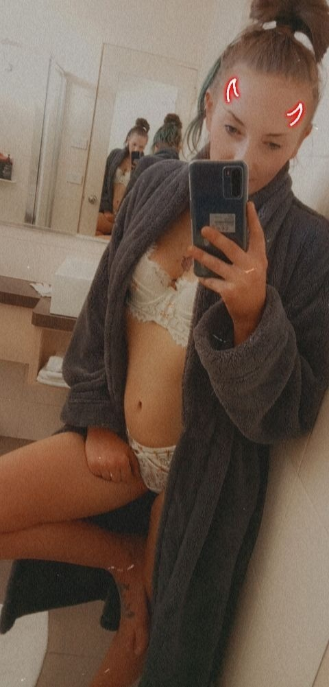 u168009451 header picture leakfans.com