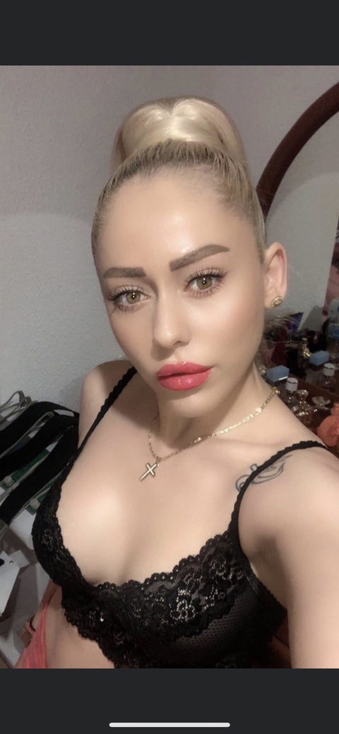 u168166428 header picture leakfans.com