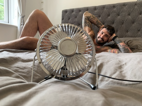 u173656129 header picture leakfans.com