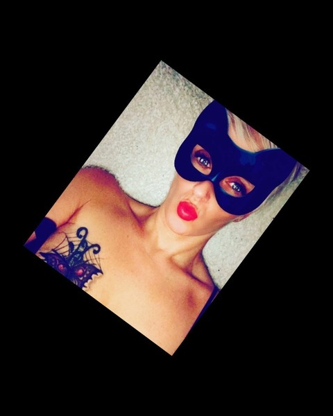 u254927326 header picture leakfans.com