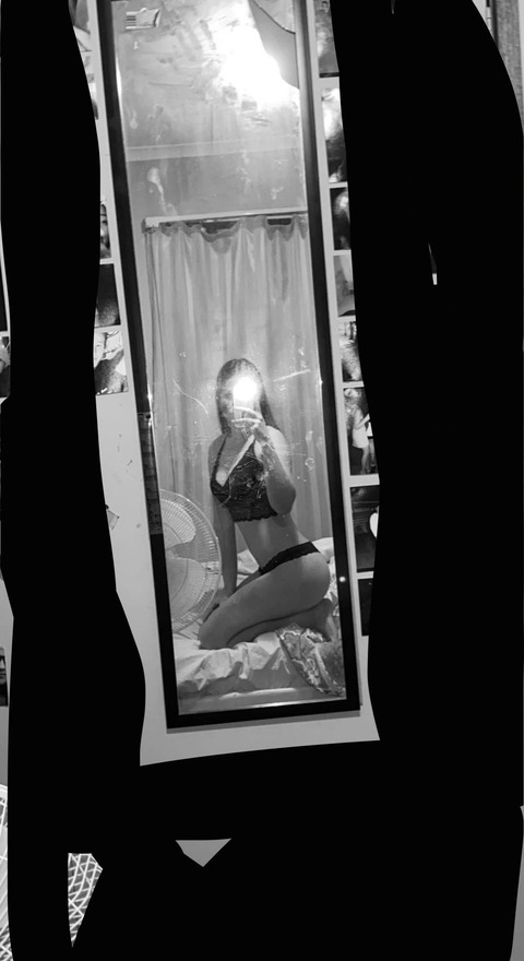 u270835611 header picture leakfans.com