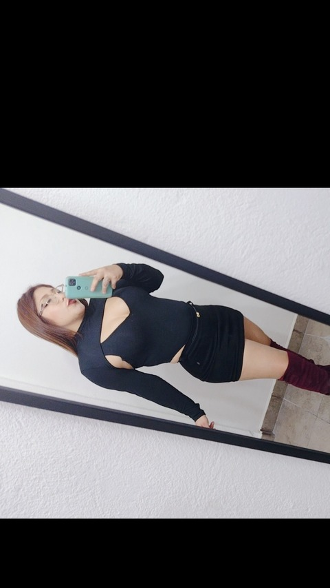 u271054980 header picture leakfans.com