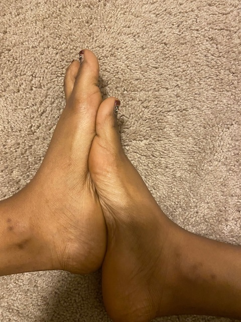 umamitoes header picture leakfans.com