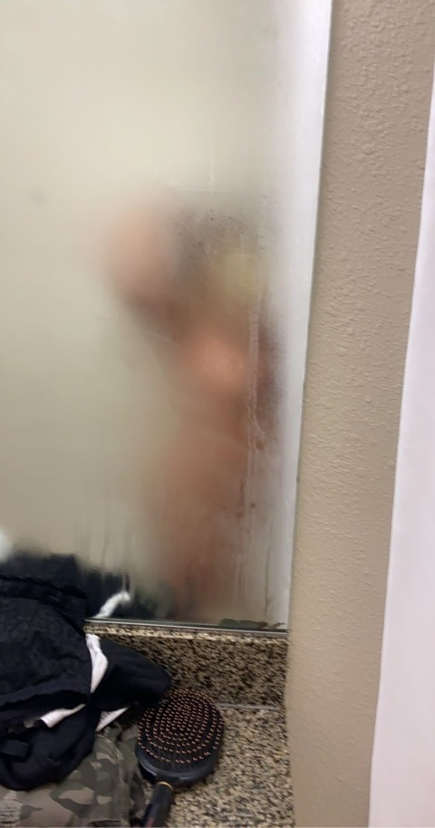 user42098389-0 header picture leakfans.com