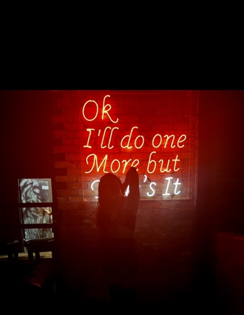 vavavalerieee header picture leakfans.com