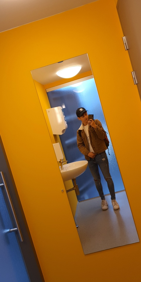 verveelme header picture leakfans.com