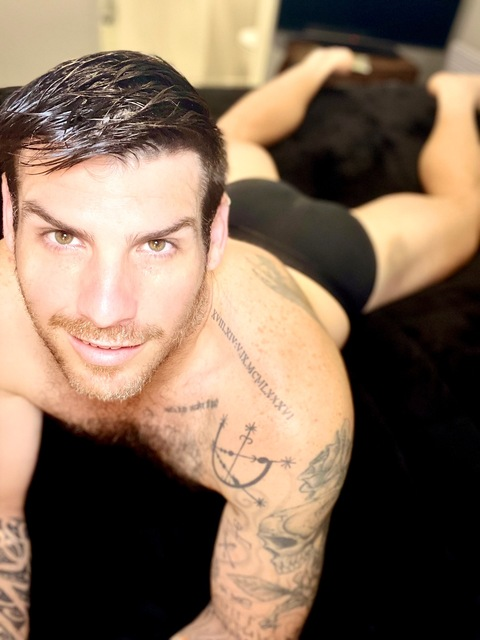 wayne_armour header picture leakfans.com