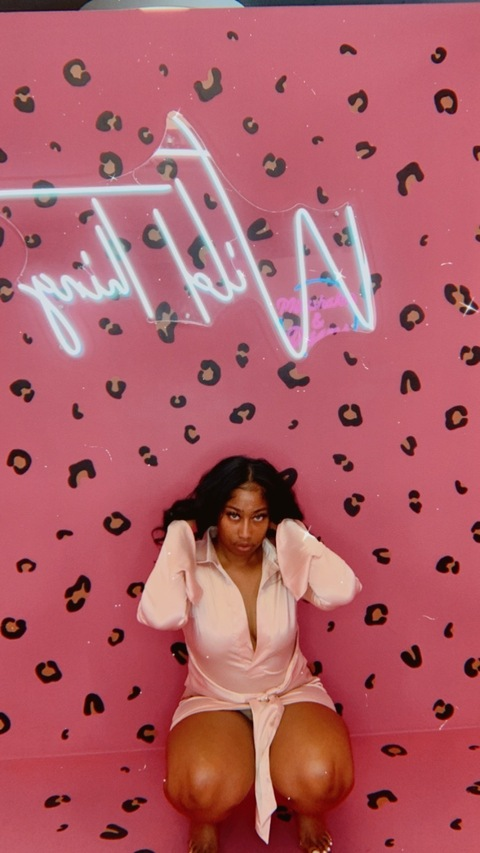 wayy2sexyy header picture leakfans.com