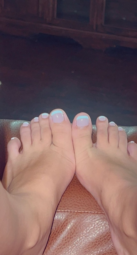 woahniki header picture leakfans.com