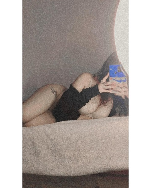 xnxbluzz header picture leakfans.com