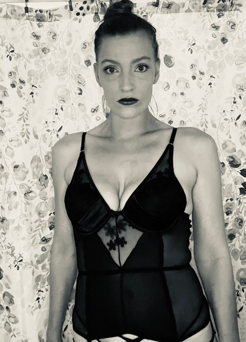 xxenia95 header picture leakfans.com