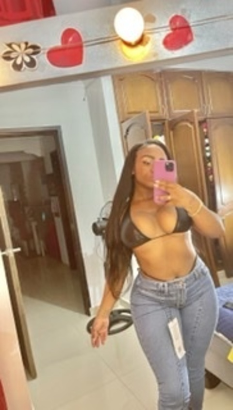 yeri_mina header picture leakfans.com