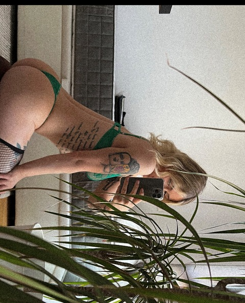 yesangelgirlx header picture leakfans.com