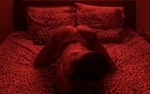 yourbadassbabe header picture leakfans.com