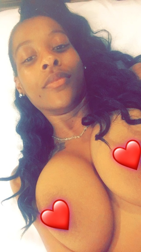 yourlucky_charm header picture leakfans.com