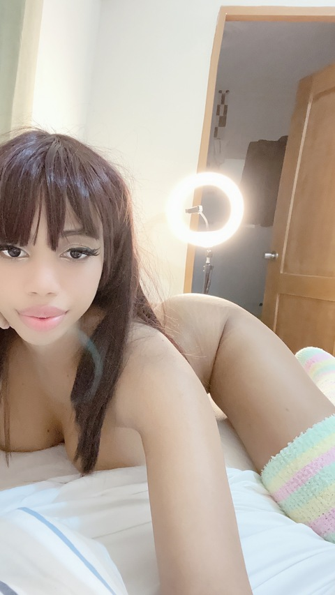 yourwaifoo header picture leakfans.com