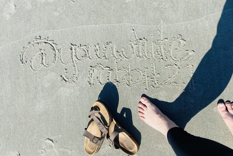 yourwhiterabbit21 header picture leakfans.com