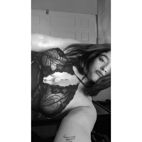 zabeth1998 header picture leakfans.com